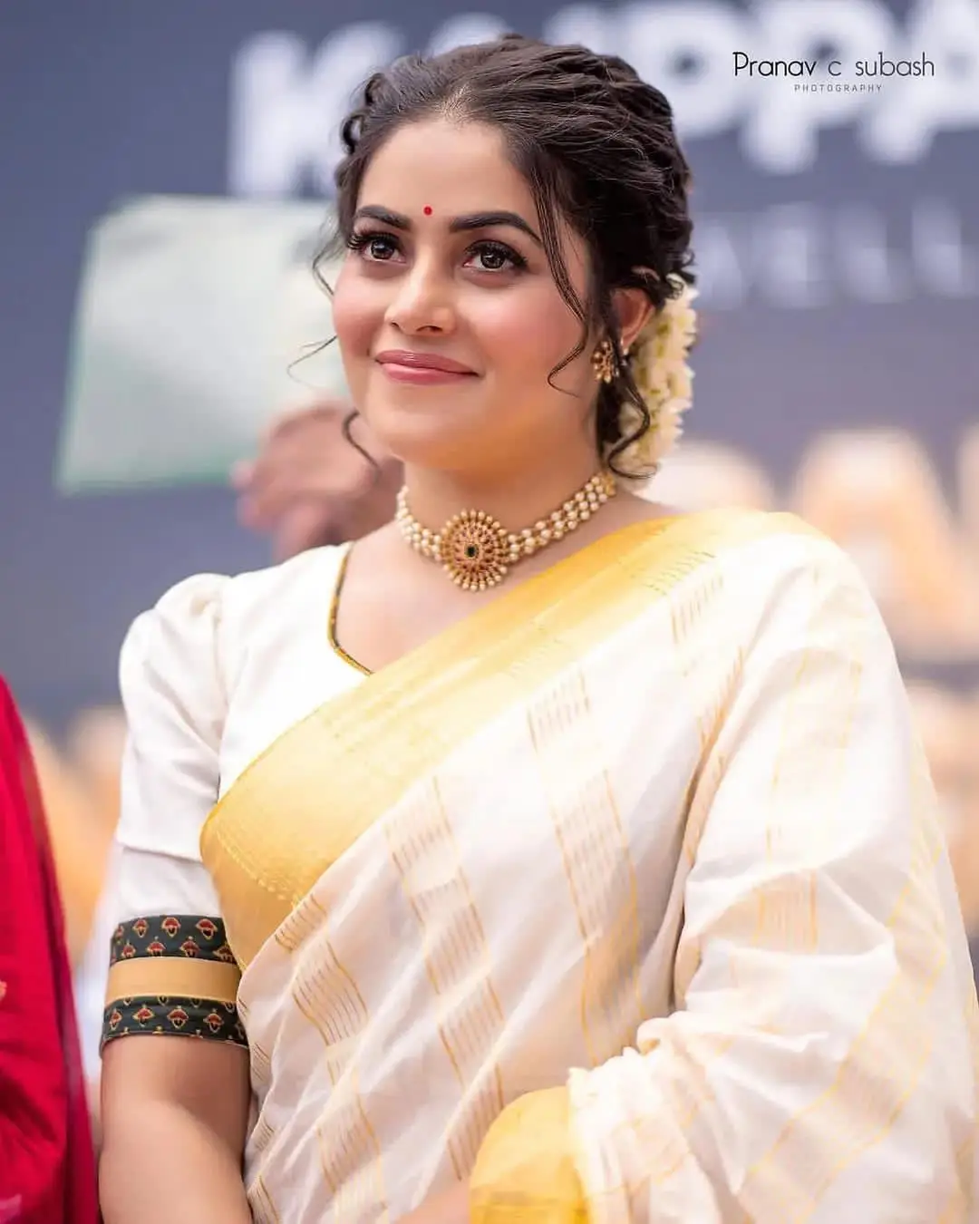 Malayalam Girl Shamna Kasim In Beautiful Jewellery White Saree